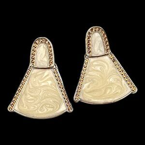 New Shimmer Enamel Earrings Gold Tone Cream - 8N